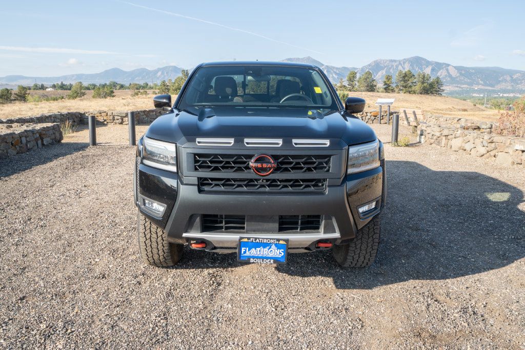 Used 2026 Nissan Frontier PRO-4X AWD/4WD image 2