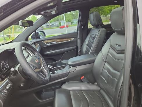 Used 2017 Cadillac XT5 Platinum AWD/4WD image 24