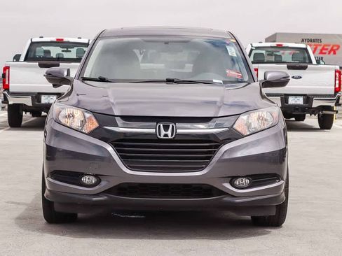 Used 2018 Honda HR-V EX image 2