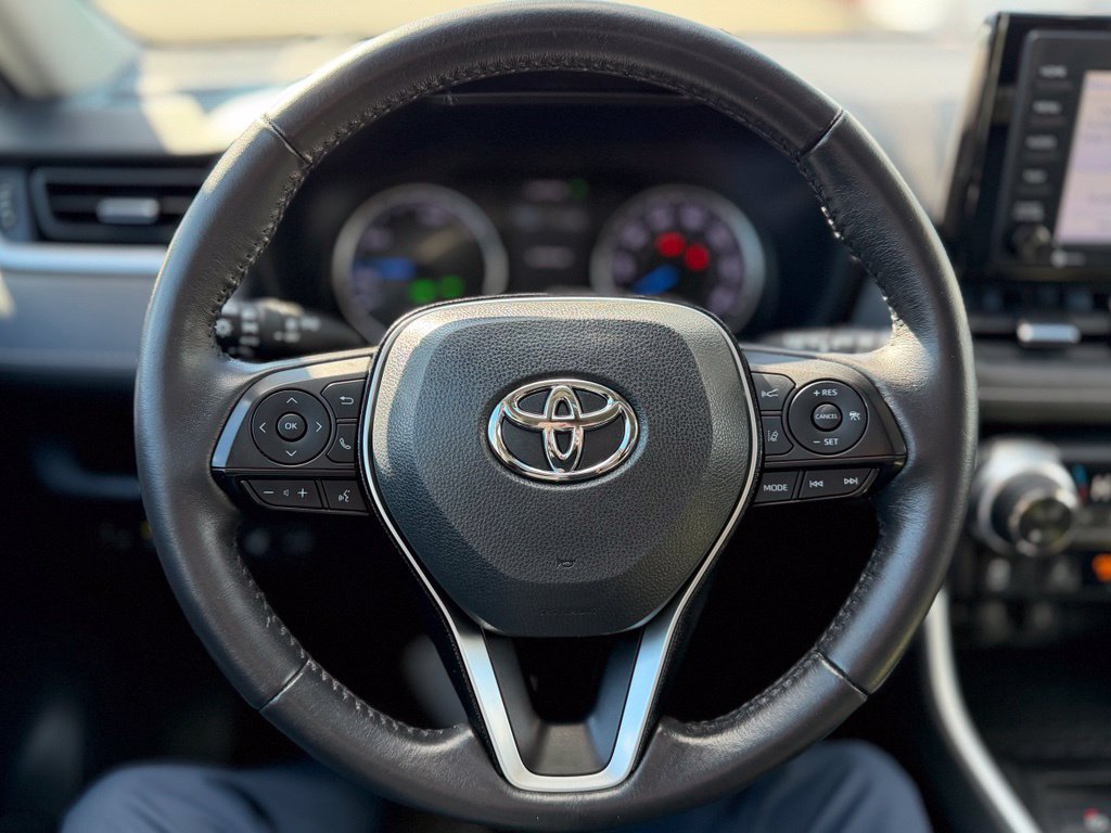 Used 2021 Toyota RAV4 XLE Premium AWD/4WD image 11