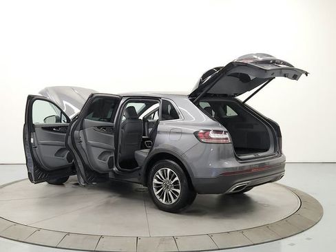 Used 2021 Lincoln Nautilus Reserve image 13