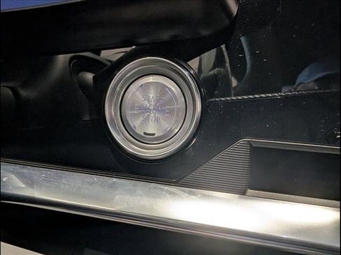 Used 2023 Chevrolet Corvette Stingray Premium Conv w/ Z51 Performance Package image 8