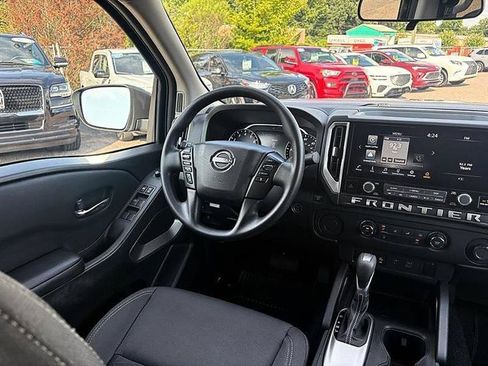 Used 2025 Nissan Frontier SV RWD image 37