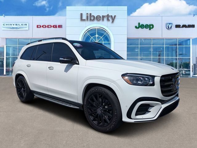 Used 2025 Mercedes-Benz GLS 450 4MATIC image 1
