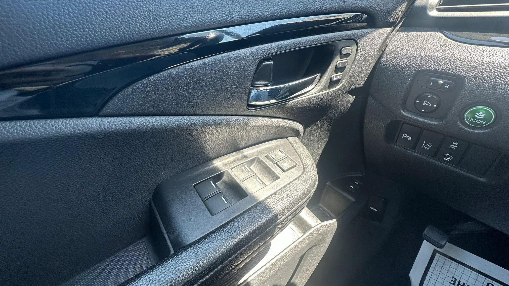 Used 2016 Honda Pilot Touring image 15