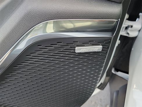 Used 2025 Chevrolet Traverse LT w/ Enhanced Driving Package image 25