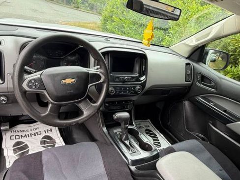 Used 2019 Chevrolet Colorado W/T w/ WT Convenience Package RWD image 6