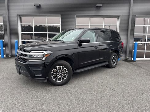 Used 2024 Ford Expedition XLT image 1