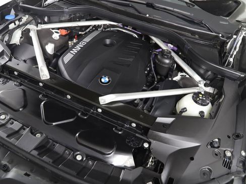 Used 2023 BMW X7 xDrive40i w/ M Sport Package image 25