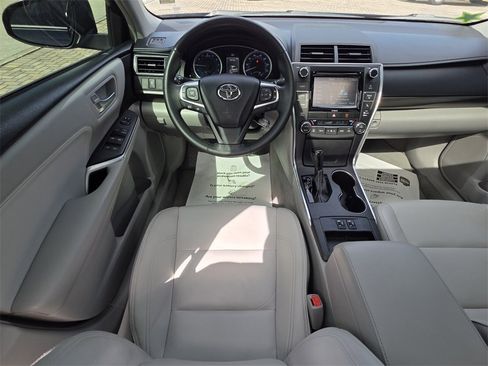 Certified 2017 Toyota Camry XLE image 6
