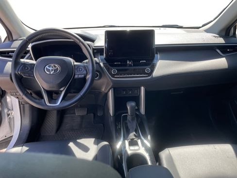 Used 2023 Toyota Corolla Cross XLE w/ Convenience Package image 12
