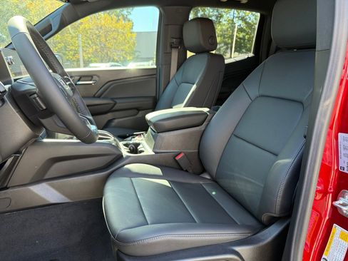 New 2025 GMC Canyon Elevation w/ Convenience Package image 14