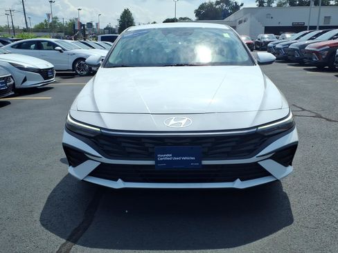 Certified 2024 Hyundai Elantra SEL FWD image 2