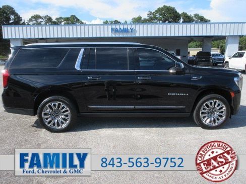 Used 2023 GMC Yukon XL Denali Ultimate AWD/4WD image 1