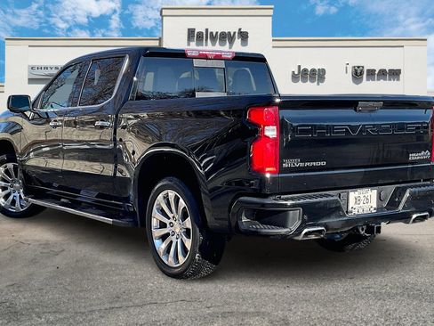 Used 2022 Chevrolet Silverado 1500 High Country w/ Technology Package image 12