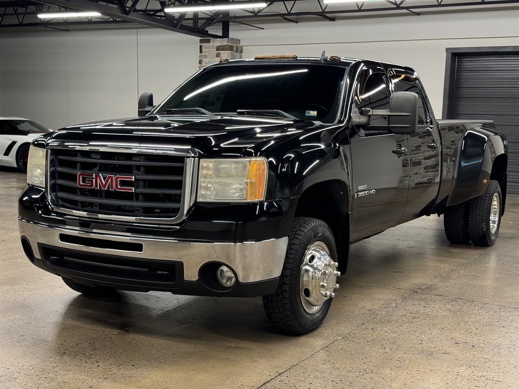 Used 2009 GMC Sierra 3500 SLT AWD/4WD image 3