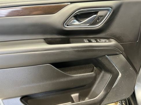 Used 2023 GMC Yukon SLE w/ Gmc Pro Safety Plus Package image 24