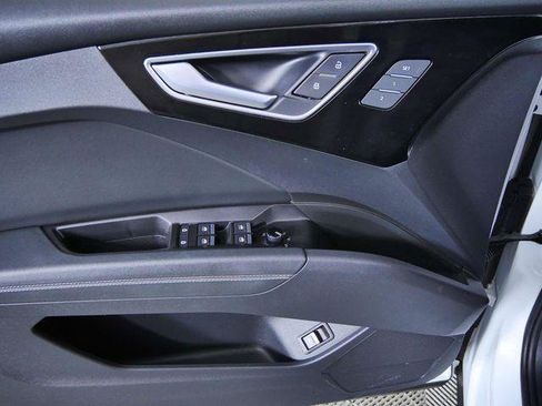 Used 2022 Audi Q4 e-tron Premium Plus w/ Premium Plus AWD/4WD image 19