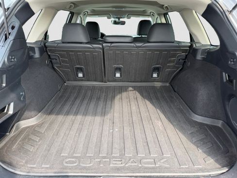 Used 2019 Subaru Outback 2.5i Limited AWD/4WD image 5