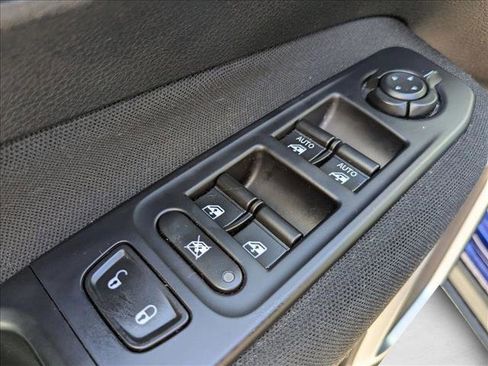 Used 2018 Jeep Renegade Latitude w/ UConnect 8.4 Nav Group image 10