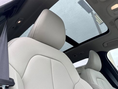 New 2025 Volvo XC40 B5 Ultra w/ Climate Package image 16