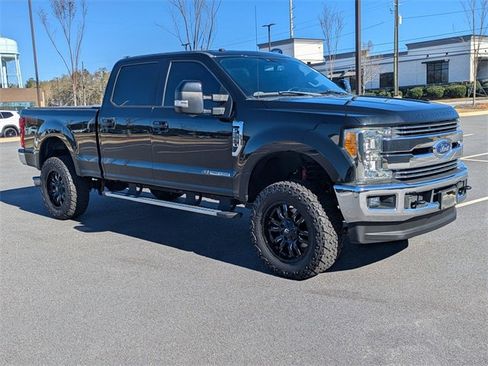 Used 2017 Ford F250 Lariat w/ Lariat Value Package image 2
