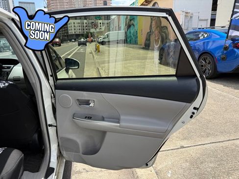 Used 2017 Toyota Prius V Five FWD image 11