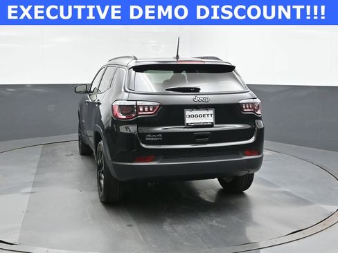 New 2025 Jeep Compass Latitude w/ Sun & Sound Group image 8