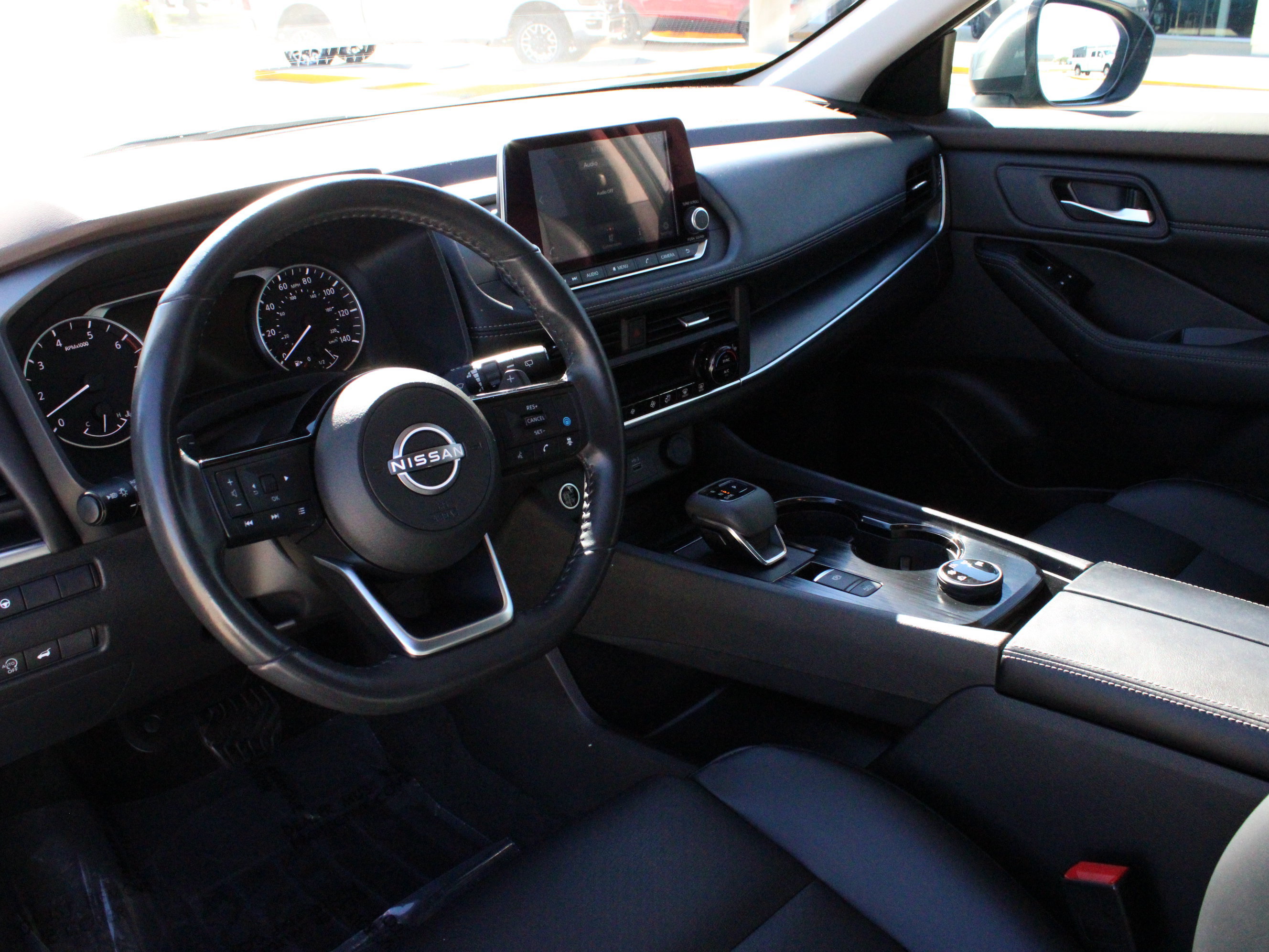 Used 2023 Nissan Rogue SV w/ SV Premium B Package AWD/4WD image 15