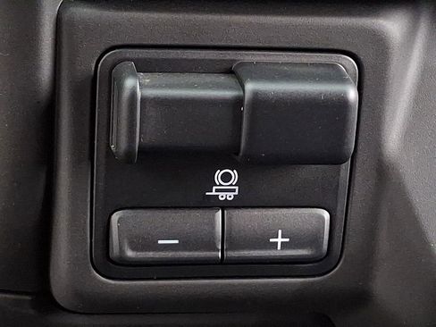 Used 2025 Chevrolet Silverado 2500 Custom image 22