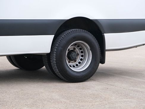 Used 2019 Mercedes-Benz Sprinter 170 Cargo image 7