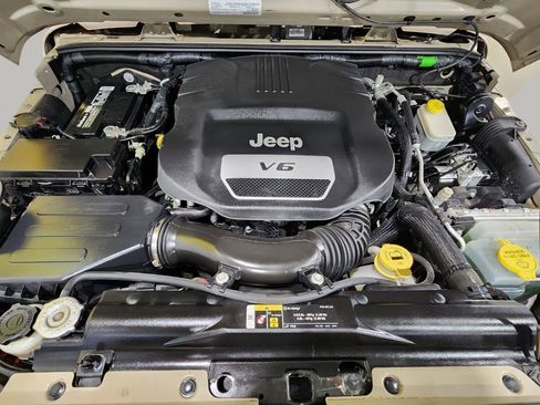 Used 2017 Jeep Wrangler Sport w/ Quick Order Package 23S AWD/4WD image 28