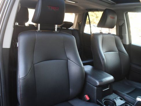 Used 2022 Toyota 4Runner TRD Off-Road Premium w/ Moonroof Package AWD/4WD image 27