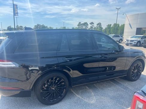 Used 2025 Lincoln Aviator Reserve w/ Equipment Group 201A image 3