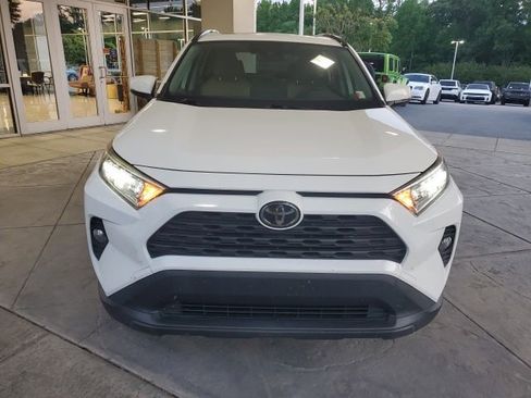 Used 2019 Toyota RAV4 XLE Premium w/ Cold Weather Package AWD/4WD image 9