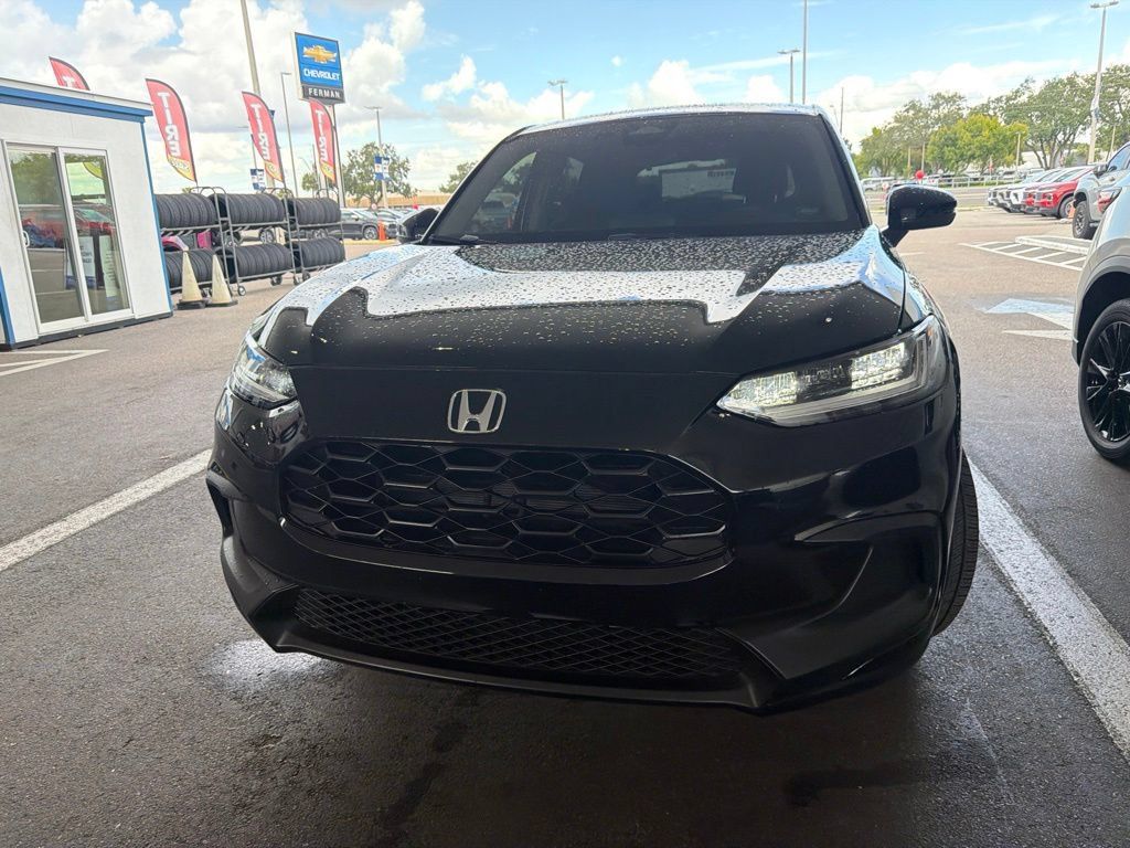 Used 2024 Honda HR-V LX image 2