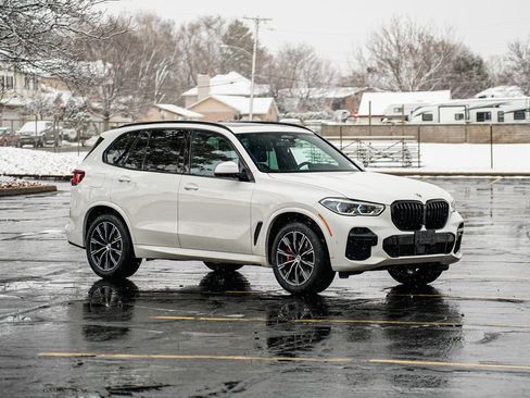 Used 2023 BMW X5 M50i w/ Executive Package image 3