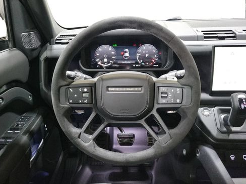 Used 2024 Land Rover Defender 110 V8 AWD/4WD image 25
