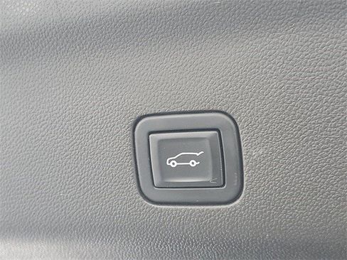 Certified 2023 GMC Yukon SLT image 8