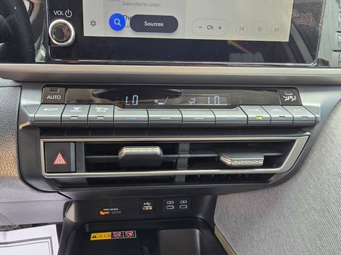 Used 2026 Toyota Camry LE w/ Convenience Package FWD image 21