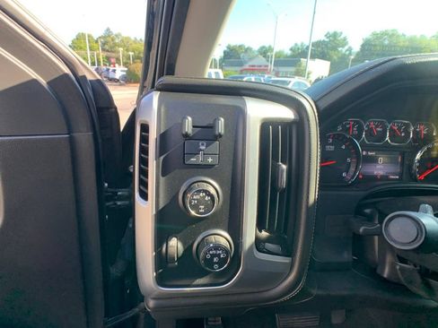 Used 2015 GMC Sierra 1500 SLT w/ SLT Crew Cab Value Package AWD/4WD image 12