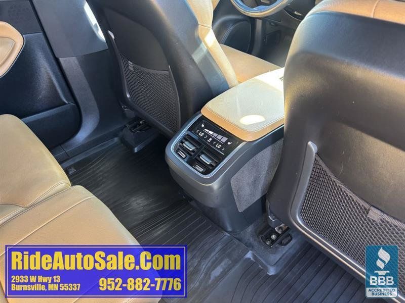 Used 2017 Volvo XC90 T6 Momentum w/ Vision Package AWD/4WD image 30