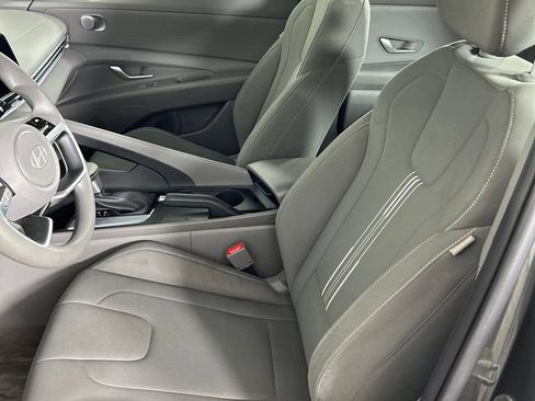 Used 2024 Hyundai Elantra SEL FWD image 12