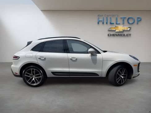 Used 2023 Porsche Macan AWD/4WD image 4