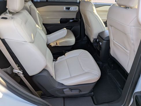 Used 2021 Ford Explorer Platinum w/ Equipment Group 601A image 35