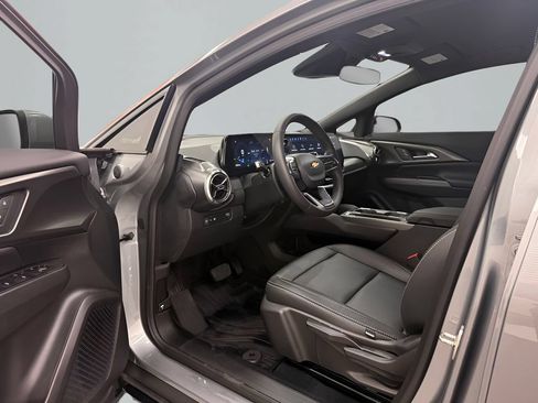 Used 2026 Chevrolet Equinox EV LT FWD image 10