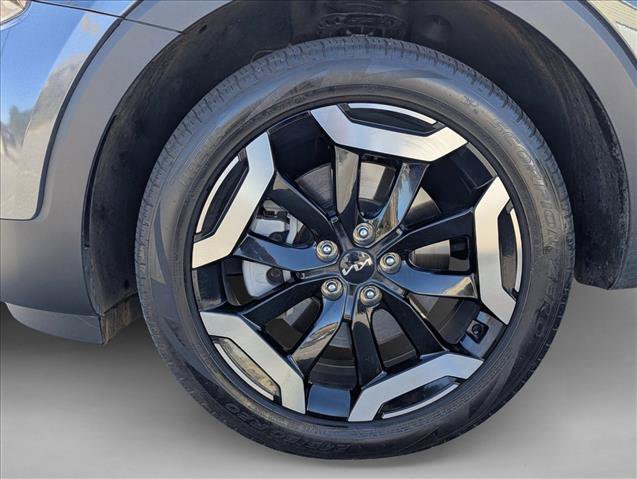 Used 2024 Kia Telluride EX w/ EX Captain's Chair Package AWD/4WD image 9
