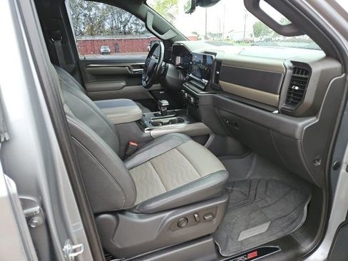 Used 2023 Chevrolet Silverado 1500 ZR2 w/ Technology Package image 30