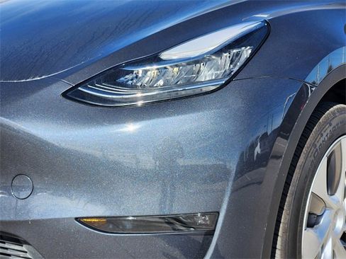Used 2023 Tesla Model Y Long Range image 5