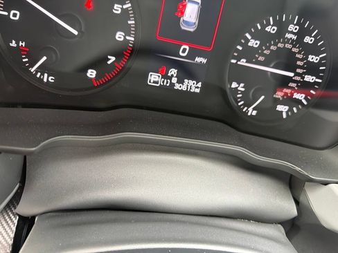 Used 2025 Subaru Crosstrek 2.0i AWD/4WD image 33